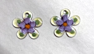 55x Vintage Guilloche Emaille Charm - Sm. Blumenanhänger Form - Lila Blume om hellbraun - Bild 1 von 3