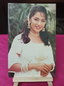 INDIA FILM PICTURE POSTCARD MADHURI DIXIT BOLLYWOOD ACTRESS LOT OF FIVE - Picture 1 of 5
