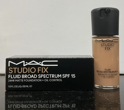 MAC Studio Fix Fluid SPF 15 24HR Matte Foundation+Oil Control C4.5 NIB - Image 1 of 3