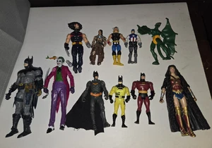 DC und Marvel Action Figuren 11 Stück - Batman und Joker, Wonder Woman usw. - Bild 1 von 11