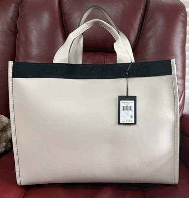 Bolso grande DKNY Cassandra - Nuevo con etiquetas - Blanco - Precio de venta sugerido por el fabricante 198 Foto 1 de 3