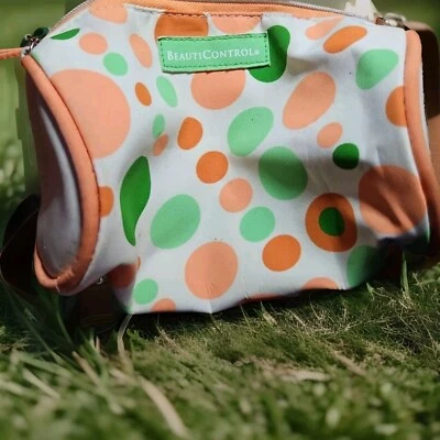 beatuicontrol makeup bag - Image 1 of 2