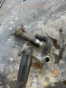 92-96 TOYOTA CELICA GT CAMRY & MR2 OEM 2.2 TERMOSTATO CARCASA CHAQUETA DE AGUA - Imagen 1 de 2