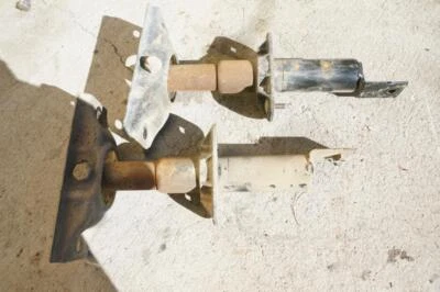 Amortiguadores de parachoques traseros estilo aluminio temprano OEM BMW E30 84-85 318i 325e Foto 1 de 4