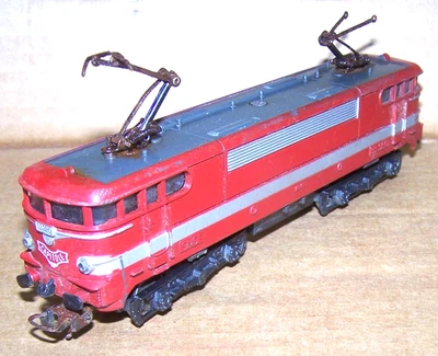 Locomotiva Capitole rossa SNCF della LIMA ITALY: molto buona e funzionante - Immagine 1 di 4