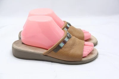 Sandalias Minnetonka adornadas para mujer talla 8 M cuero marrón correderas cuña Foto 1 de 4
