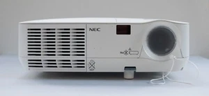 Proyector NEC NP215 DLP blanco probado con control remoto 208 horas 96% vida útil de la lámpara - Imagen 1 de 16