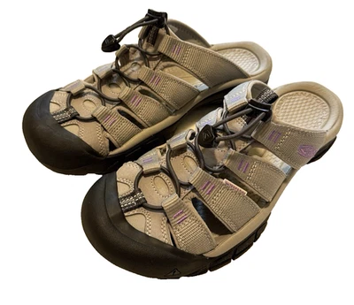 Keen Gris Púrpura Newport Tobogán Mujer’s Sin Cordones Talla US 9 EXCELENTE Foto 1 de 4