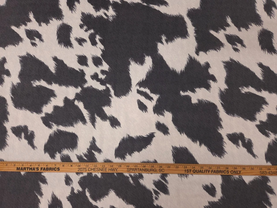 Covington DEJA MOO CHALKBOARD Negro Blanco Estampado de Vaca Diseñador Cortinas Uph Tela Foto 1 de 3