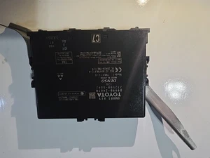 2015-2019 LEXUS RC350 KEYLESS SMART KEY CONTROL MODULE UNIT OEM - Picture 1 of 4