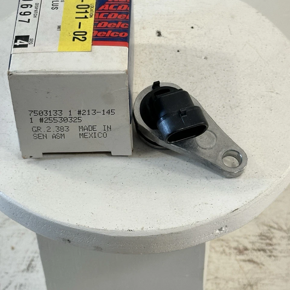 NUEVO SENSOR DE POSICIÓN GENUINO DEL ÁRBOL DE LEVAS GM se adapta a 88-92 Bonneville Riviera 3,8 L + Más Foto 1 de 4