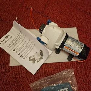 Flojet Triplex 2.9 Pressure Controlled Pump For Caravans Motorhome Free Item - Picture 1 of 3