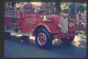 Diapositiva de 35 mm de la década de 1960 A.H. Wicks Fire Apparatus Kingston NY Ulster Co. Parade B6 - Imagen 1 de 1