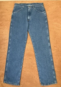 Wrangler Jeans Mens 32x32 Premium Quality Blue Denim Straight Leg Light Wash - Picture 1 of 14