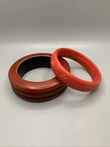 2 Vintage Bangle Bracelets One Wood And One Plastic?? - Picture 1 of 8