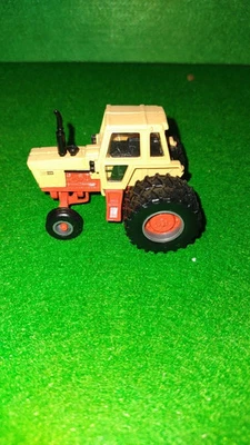 1/64 Scale Diecast Ertl Case 1270 Agri-King Farm Toy Tractor With Duals - Image 1 of 4