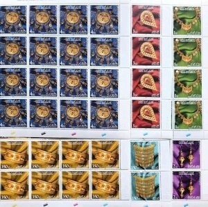 United Arab Emirates UAE Womens Traditional Jewery 8 Full Sets Mnh Ethn̈ic Jewe - Picture 1 of 7