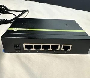 TRENDnet - 5-Port Gigabit PoE+ Switch TPE-TG50g (B4) - Picture 1 of 5