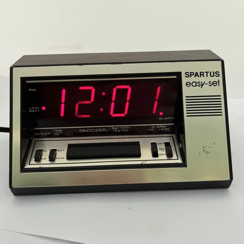 Vintage 80s Spartus Woodgrain Gemini II Digital Alarm Clock Model #1068 Working Cover