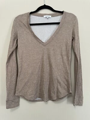 Camisa Talula Aritzia manga larga cuello en V. Grande. Dobladillo redondo tostado informal cómodo Foto 1 de 4