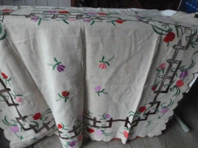 jolie nappe ancienne en lin brodée  avec barrettes richelieu fait main ref NBLI8 - Photo 1/4