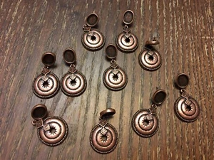Lote de 5 pares de ajustes de pendientes colgantes de piedra añadidos estilo boho ornamentado enchapado en cobre NOS - Imagen 1 de 5