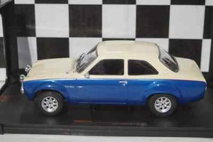 Ixo Ford Escort MK1 RS 1600 1974 BLU E BIANCO 1:18 18RMC124.22 - Foto 1 di 4