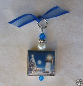 Leuchtturm Anhänger Charm Ozean Schnee am Strand Winter blau - Weihnachtsbaum - Bild 1 von 1