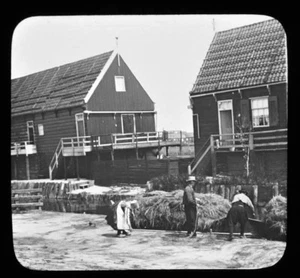 Haus von den Heufeldern bei der Kanalinsel Marken Holland magische Laternenrutsche - Bild 1 von 3