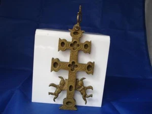 Cruz Caravaca. Bronce. Finales XIX-1º XX. Querubines y Virgen. Calavera. España - Imagen 1 de 5