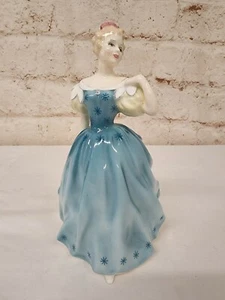 ROYAL DOULTON PRETTY LADY- ENCHANTMENT - Picture 1 of 8