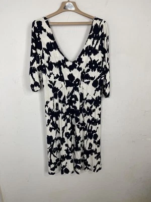 Cabi Dress Womens XL Abstract Print Milkmaid Wedding Guest Stretchy Midi - Image 1 of 4