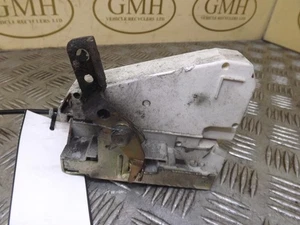 Conjunto de cerradura de puerta trasera lado cercano pasajero izquierdo ford escort MK6 1995-2002U - Imagen 1 de 3