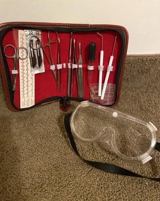 Biology, Anatomy, Lab Dissection Kit with Eye Safety Goggles - Image 1 of 4