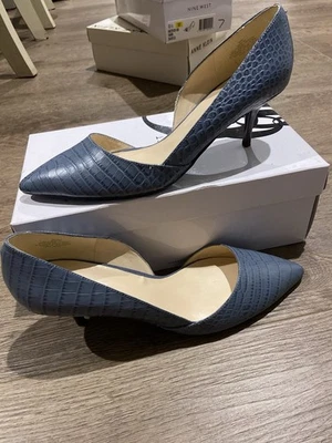 Женские туфли на каблуке с острым носком Nine West Mayio синие с тиснением под крокодила 9,5 - Изображение 1 из 4
