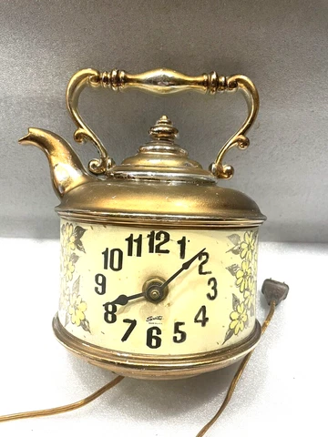 Vintage Rare  Spartus teapot clock Runs Cover