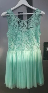 Lipsy Green Guipure Lace Mesh Short Party Dress UK12 US8 EU40 Wedding Occasion - Picture 1 of 8