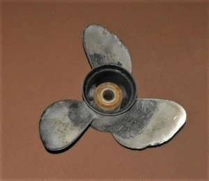 Johnson Evinrude SS Stainless Steel Prop 13.75 X 15 Pitch PN 0389949   - Picture 1 of 2