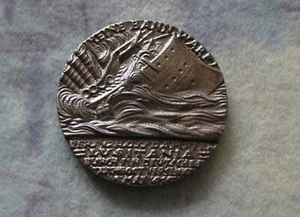 Eisengussmedaille 1915. Versenkung des US-Passagierschiffes 'Lusitania' - Bild 1 von 2