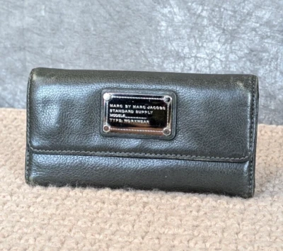 Vintage MARC BY MARC JACOBS  Over Gray/Green Leather Wallet Silver Plate - Image 1 of 4