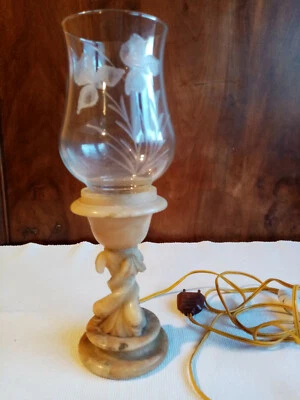 Ancienne lampe pied en albatre,globe verre gravé - Photo 1/4