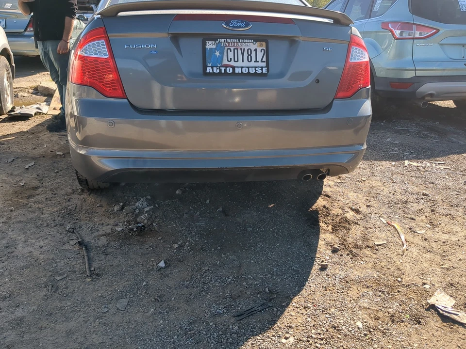 2010-2012 Ford Fusion Rear Bumper Assembly Oem TFTB1 - Image 1 of 4