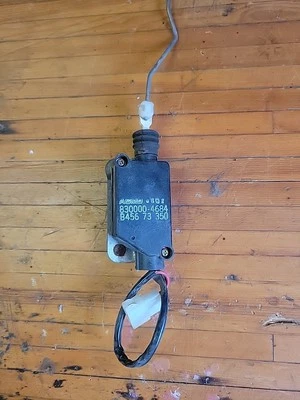 FORD ESCORT DOOR LOCK ACTUATOR ASSY - Image 1 of 2