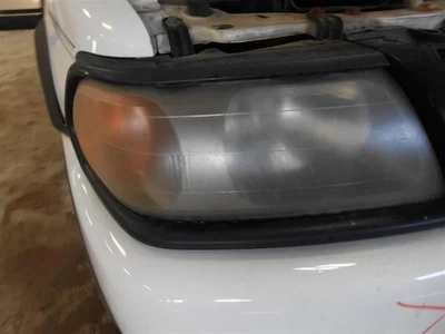 Passenger Headlight Color-keyed Bezel Fits 00-04 MONTERO SPORT 882468 Foto 1 de 4