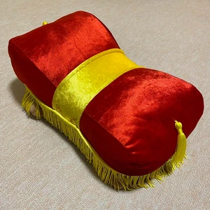 Cojín reposapiés de la Bella y la Bestia Sultán Tokyo Disney Resort Japón - Imagen 1 de 4