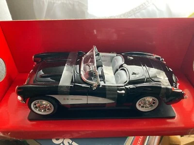 Chevrolet Corvette 1957 cabrio  1:18 monofaro Road Signature collection  - Immagine 1 di 4