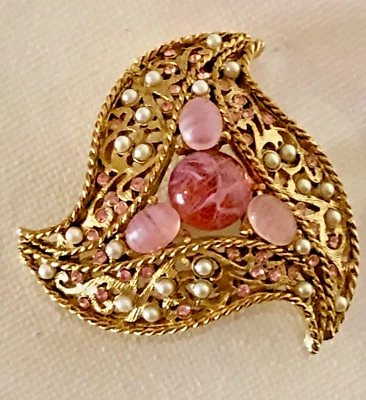 BROOCH PIN GOLD OSCAR DE LA RENTA ENCRUSTED JEWELS PEARLS GRIPOIX GLASS ANTIQUE - Image 1 of 4