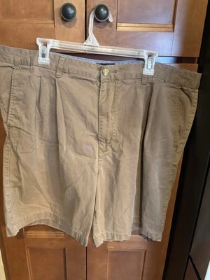 St.John's Bay Men's Pleated Khaki Beige Shorts Size 44 100% Cotton - Image 1 of 4