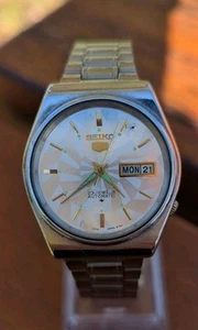 1980's Seiko 5 Automatic Men's Watch with Rare Matrix & White Gold Dial - Picture 1 of 8