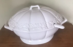 Soup Tureen by CWC made in Italy. Ceramic with ladle. No defects - Picture 1 of 4
